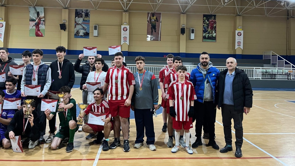 Okul Futsal Takımımız  İstanbul İl Şampiyonu Olmuştur